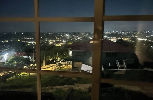 Mandeville House | Private Upstairs Retreat – 4BR Home, King Suite & Panoramic Views – Mandeville