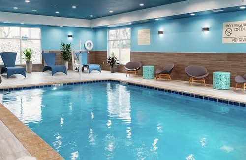 Tigard House | Rare Find! 2 Classy Units, FREE Parking, Minutes to Portland's Children Museum