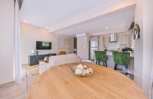 Downtown Santo Domingo Apartment | Regatta Living: Stylish Apartment with pool & gym