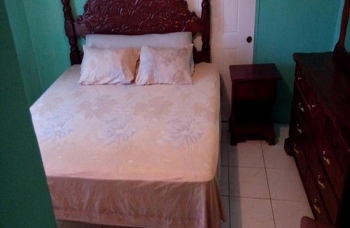 Falmouth House | Reggae Moon Guesthouse