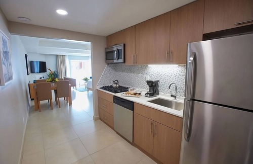 Oranjestad-West Hotel | Relax and Unwind! Kitchen, Free Parking Onsite, 2 Outdoor Pools