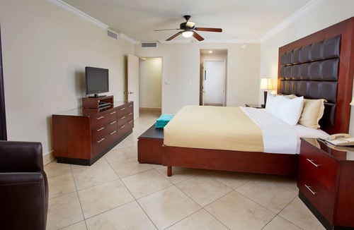 Oranjestad-West Hotel | Relax In 1BR With Pool, Pets Allowed, Near Eagle Beach And Parke Natural