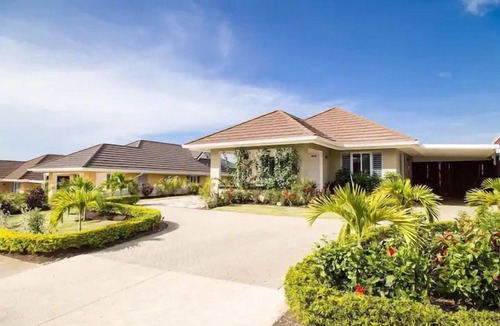 St. Ann's Bay Apartment | Relaxing Stay - Richmond Estate - 15mins Ocho Rios