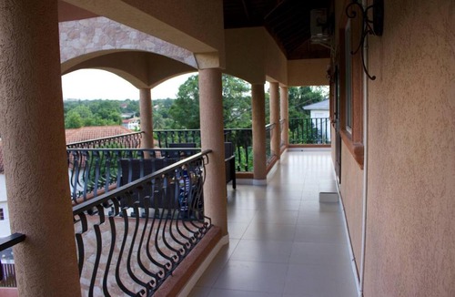 Havendale Apartment | Remarkable 2-Bed Apartment in Kingston