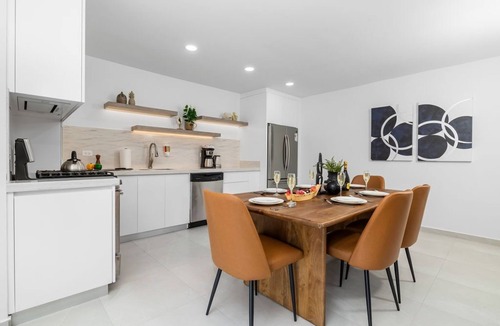 Bubali Apartment | Renovated 2BR 2.5BA Eagle Beach SuperFood