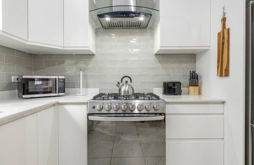 Bubali House | Renovated 3BR2BA w/Private Pool in Great Location
