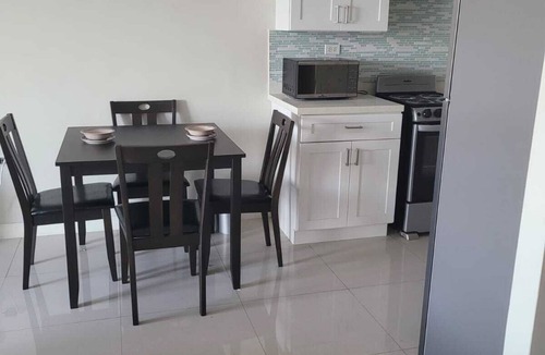 Portmore Apartment | ROPER'S PLACE.Bayfront apartment/Balcony view Close to Kingston/Airport