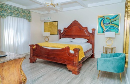Eastwood Park Hotel | Royale Jazz Hotel