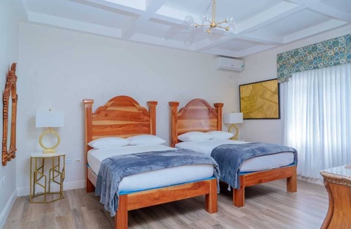 Eastwood Park Hotel | Royale Jazz Hotel
