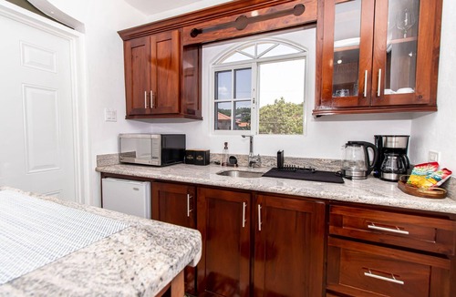 Runaway Bay Apartment | Runaway Bay Gem Suite