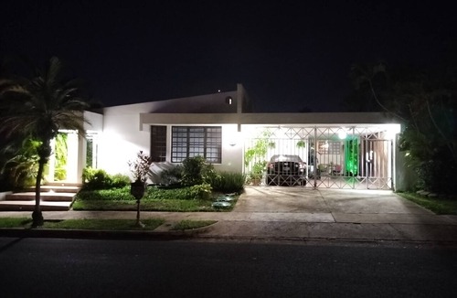 Monacillo Villa | San Juan, garden Cozy suite w/private pool, BBQ, nearby & peaceful