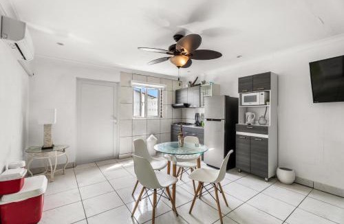 Lagoville Apartment | San Nicolas Retreat