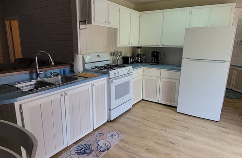 Bahama Palm Shores Cottage | Sanddollar Cottage: Adorable 1-bedroom cottage with AC in charming Abaco