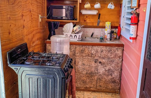 Hopkins Cottage | Sandpiper Beach Cabanas