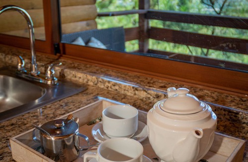 Jarabacoa Ski Chalet | Scenic and Cozy 2 bedroom with Jacuzzi on the balcony