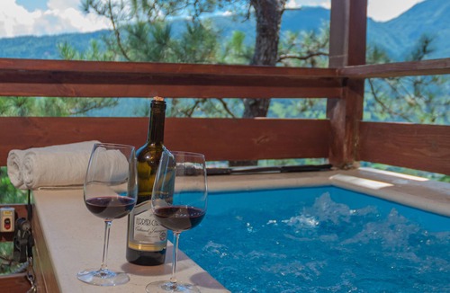 Jarabacoa Ski Chalet | Scenic Cozy and Romantic 2 Bedroom with Jacuzzi on the Balcony