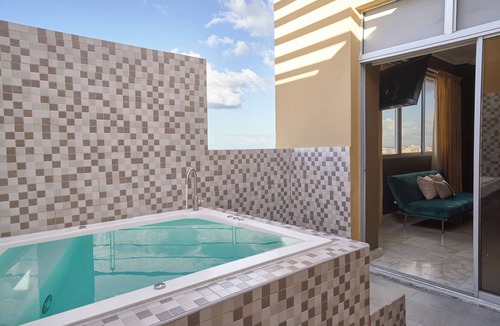 Ensanche Naco Apartment | SD 2BR Modern Luxury Apartment Prime Location-Pool-Gym & 24/7 Security
