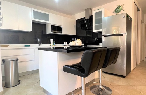 Palm Beach House | Sea Turtle Condo 2 Bdr-2 Bth in Palm Beach Area, walking distance to the beach.