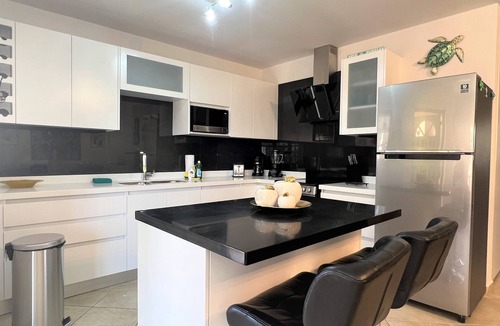 Palm Beach House | Sea Turtle Condo 2 Bdr-2 Bth in Palm Beach Area, walking distance to the beach.