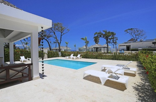 Playa Chiquita Villa | Sea-views 3BD villa on sandy beach, private pool & golf cart, gym/tennis!