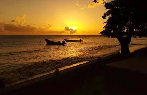 Laborie House | Seagull Suite B - Beach Front Living