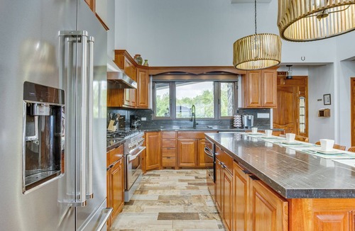 Plantation Villa | Seana Beach 4-Bedroom Beachfront Villa w/Infinity Pool, Pier & Daily Service