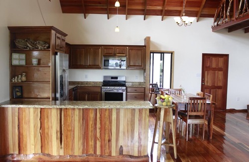 San Ignacio House | Secluded Haven. Spot toucans from Deck. Mennonite Charm nearby. Paradise Escape