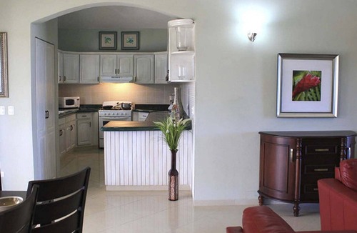 Urbanizacion Tavarez Villa | Secured 4B villa, private pool, soccer/basket/tennis, restaurant, near all