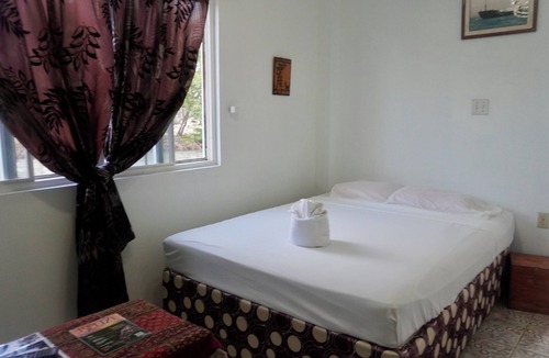 Belize City Apartment | See Belize POOLSIDE ECONOMY SeaView ROOM
