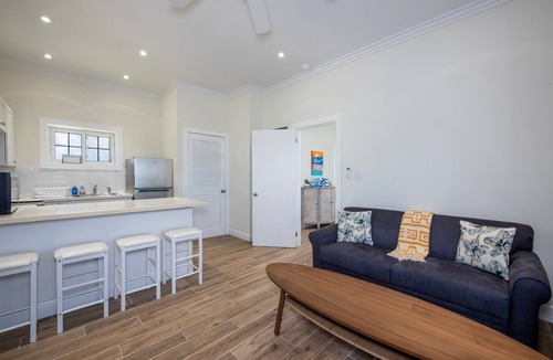 North Palmetto Point House | Simple Life Cottage 1 Bedroom Cottage