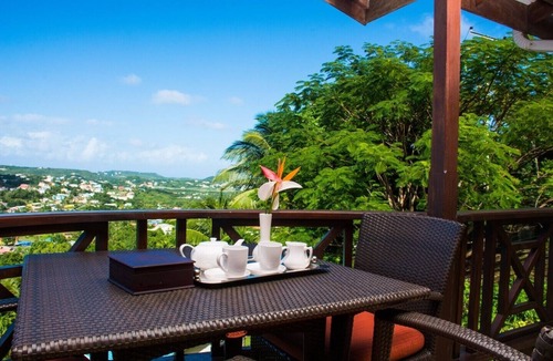 Marisule House | Simply Heavenly! Large Self Catered Apartments With Huge Pool - Penthouse Apartment