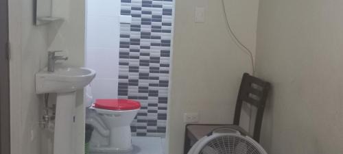Corales del Sur House | Single Room with Queen Bed Near SDQ Airport Fast Wi-Fi