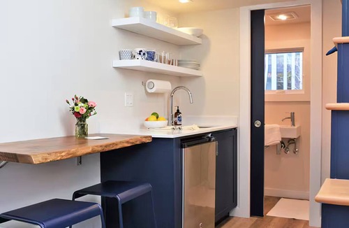 Alphabet Historic District Apartment | Slabtown Village - 3 Tiny houses in NW Portland with AC, WiFi & Free Parking!