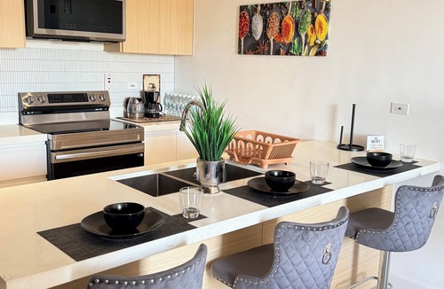 Barbican Apartment | Somerton Escape with Rooftop Pool in Barbican
