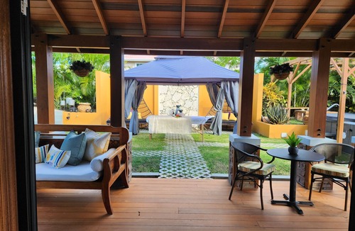 Gros Islet Villa | Sophisticated 3BR+Loft Oasis: Backyard, Spa, Office, Mins to Beaches & Shops