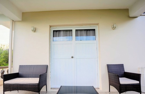St. George's Apartment | Spacious 2-bedroom apartment in Saint George's with WiFi