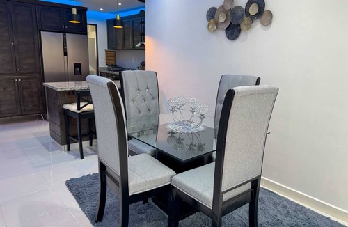 La Romana Apartment | Spacious 3 bedroom apartment with WiFi, air conditioning in Romana del Oeste