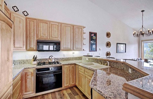 Baldy Mountain House | Spacious 4BR townhome in Breckenridge with amazing views and hot tub at Charter Ridge 60!