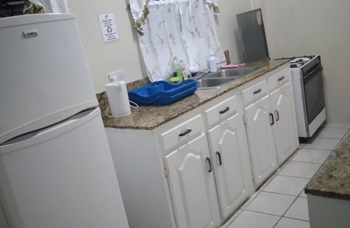 Charlotte House | Spacious 6-bedroom apartment with AC, WiFi in tranquil Castriesn