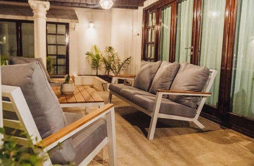 Opal House | Spacious 6-bedroom house in lovely Noord, near the best beaches and hotel areas