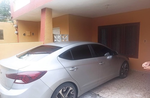 Santo Domingo Este House | Spacious Bright and Serene Relaxing Home with Air Con, Parking & Garden