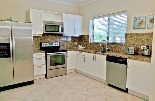 Gold Coast House | Spacious Gold Coast Townhouse in lush community close to beaches
