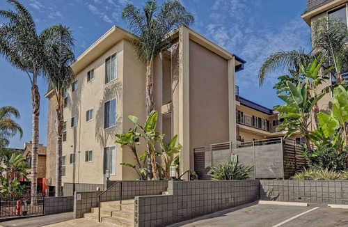 University Heights Apartment | Spacious mid-century apartment central to the best neighborhoods in San Diego!
