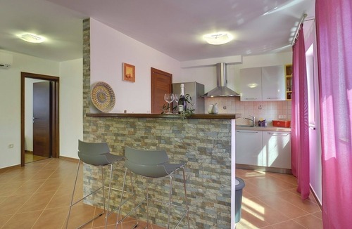 Valdebek House | Spacious villa with private pool, jacuzzi, billiards