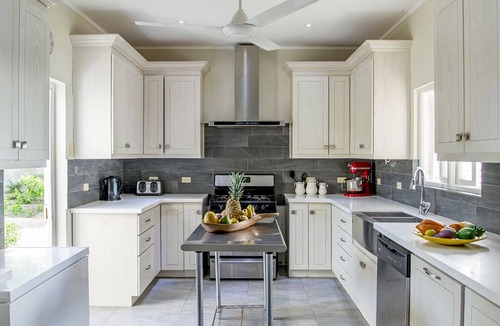 Runaway Bay Villa | Spanish Cove Beach House