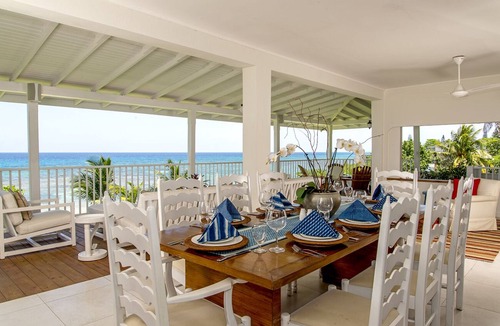 Runaway Bay Villa | Spanish Cove Beach House