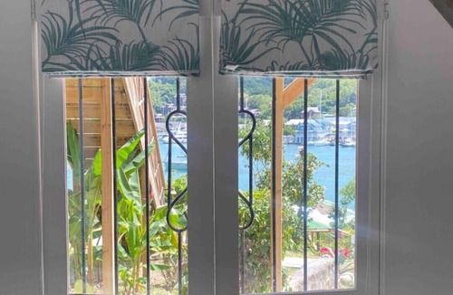 Marigot Bay Apartment | Star Lilly cottage with great views.