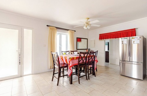 Washington House | Stay 5 minutes away from the beach