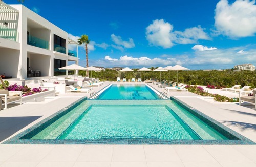 Long Bay Condo | Stay in #1 LifeStyle Resort in TCI w/Free Breakfast now 'til end June