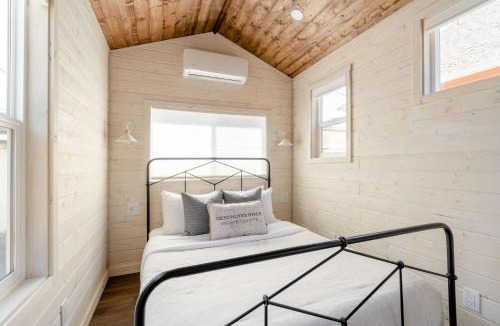 Alberta Arts District House | Stay Portland - The Tiny Farmhouse on Alberta